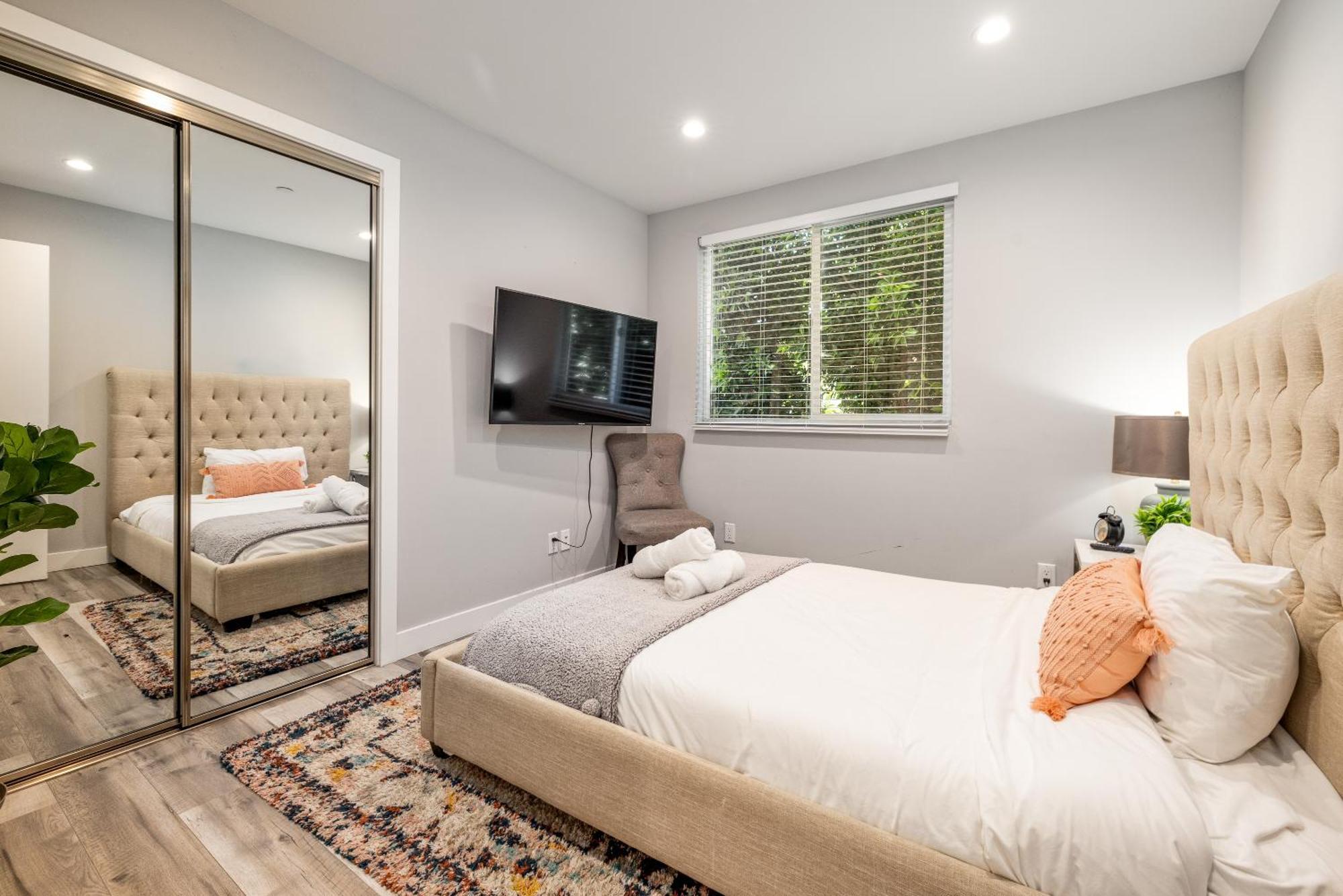 Apartment Luxury Living Steps Away From Downtown La *