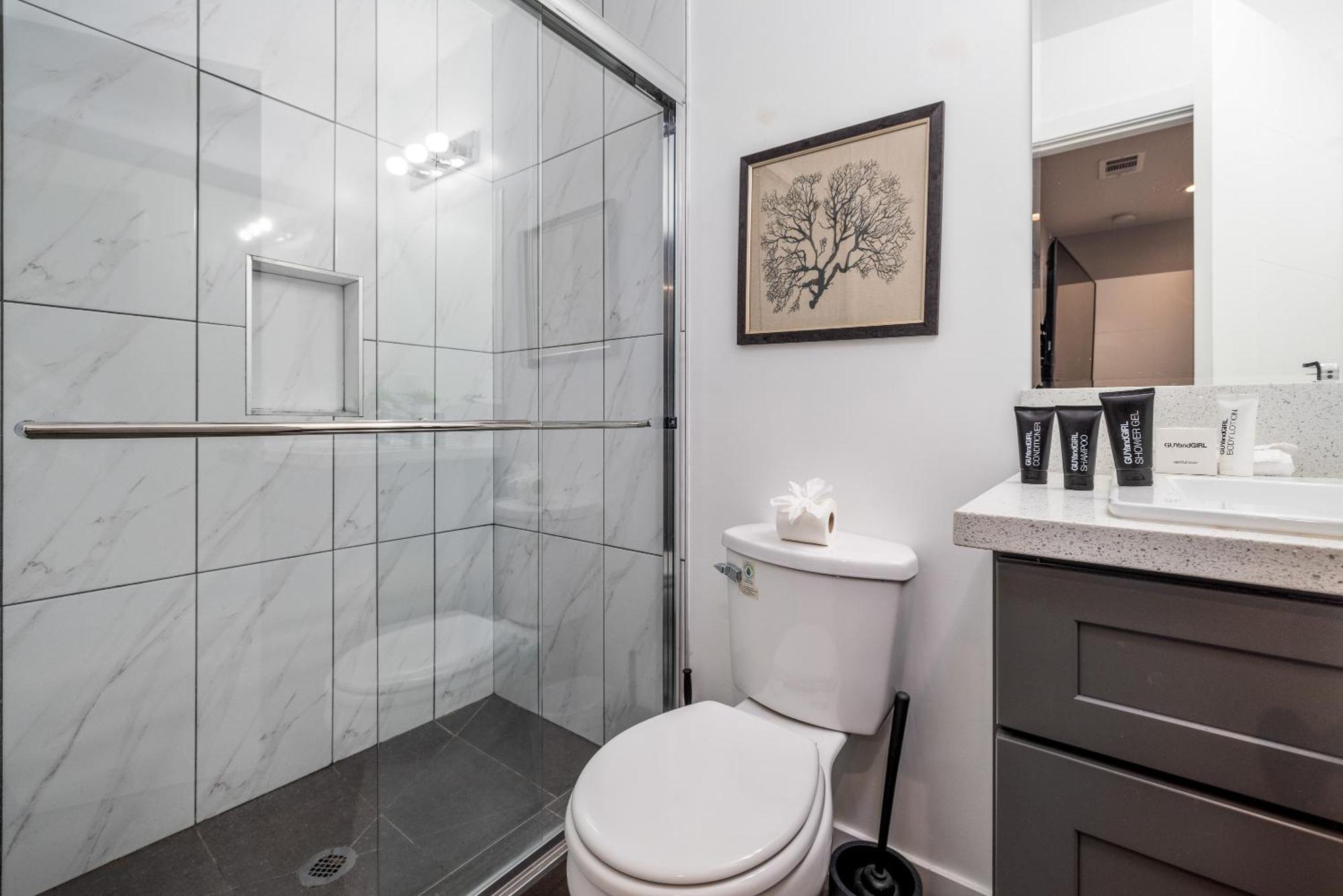 Luxury Living Steps Away From Downtown La Apartment